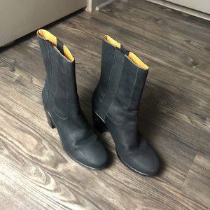 Cole haan leather boot with nike air bottom